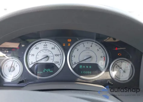 2010 Chrysler Town & Country Touring from USA, damaged, VIN 2A4RR5D19AR306600